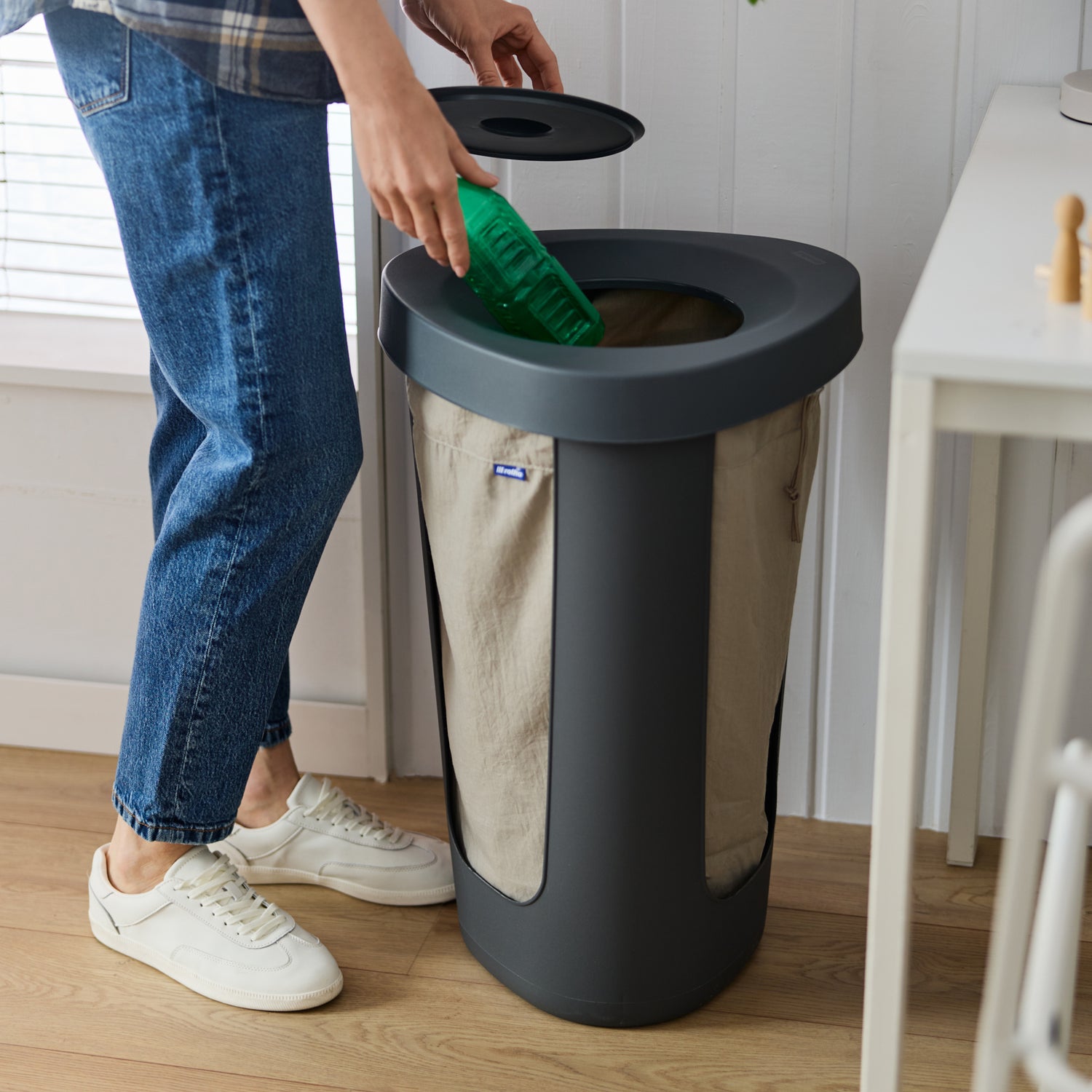 Deposit bottle collector FABU